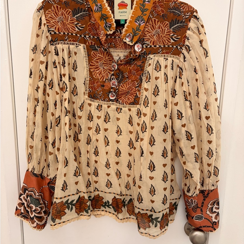 FARM Rio Multicolor Floral Blouse - Picture 3 of 6